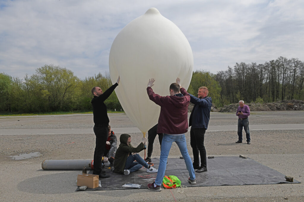 Kolo-Naukowe-COSMO-PK-i-sonda-stratosferyczna