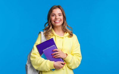 Czy-warto-isc-na-studia-Poznaj-korzysci-jakie-daje-studiowanie-400x250