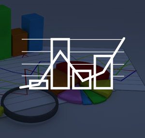 Obrazek wyróżniający - matematyka stosowana, ikonka z wykresami danych na tle granatowego zdjecia przestrzennych wykresów i lupki