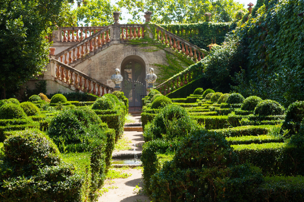 Ogród parku pałacowego Desvalls w Barcelonie